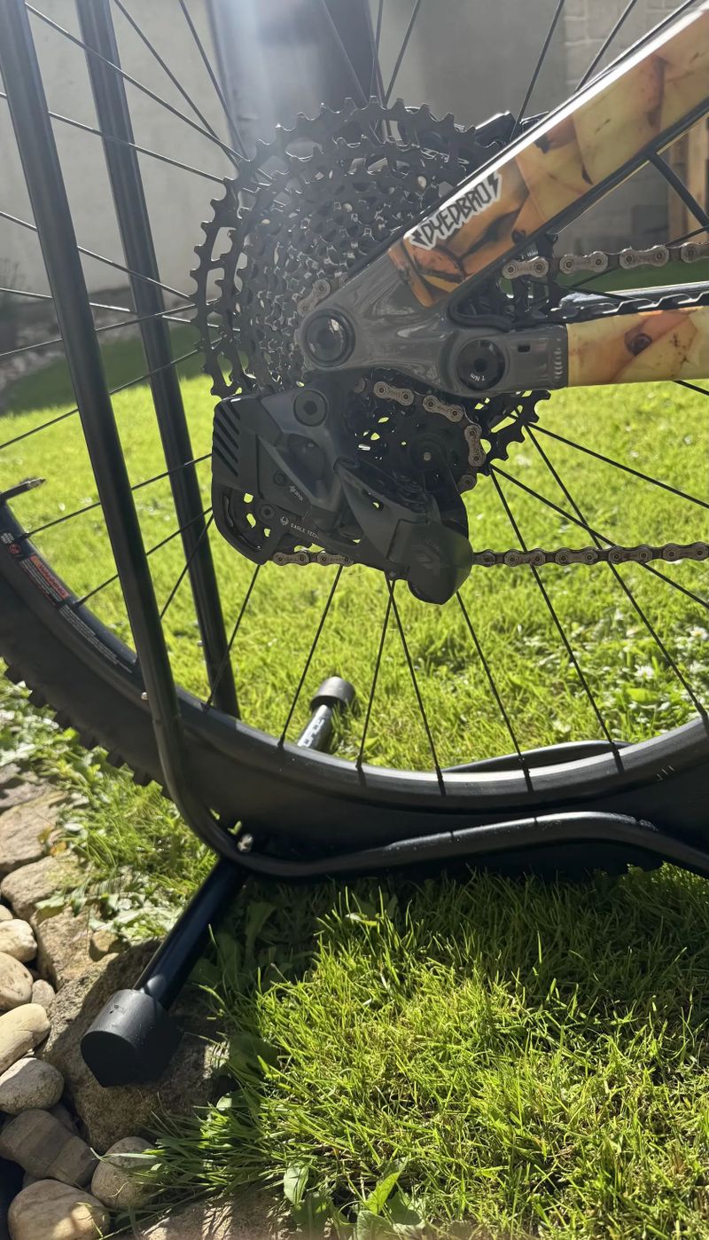 GT Sensor Carbon Elite, velikost L