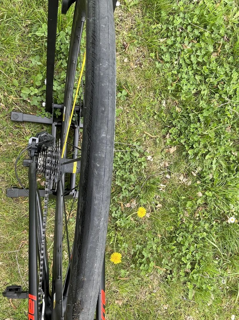 Lehké kolo Lapierre Xelius SL 700 Ultimate – karbon (180–188 cm), Ultegra Di2