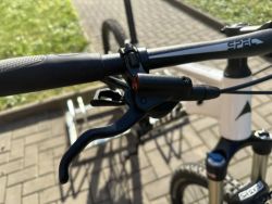 LEVIT Notos 3 HT, sada Shimano Deore, vzduchová vidlice Suntour