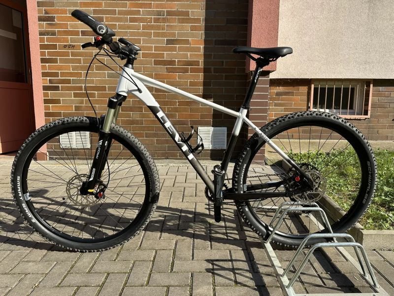 LEVIT Notos 3 HT, sada Shimano Deore, vzduchová vidlice Suntour