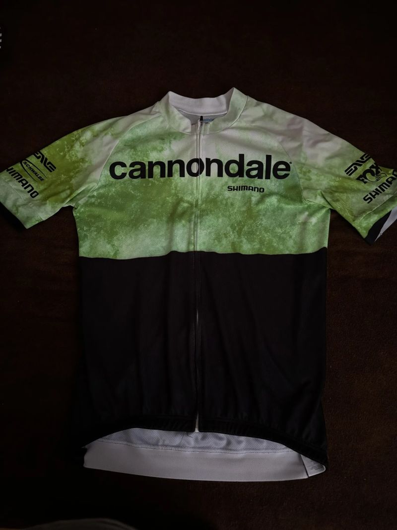 Cyklodres CANNONDALE
