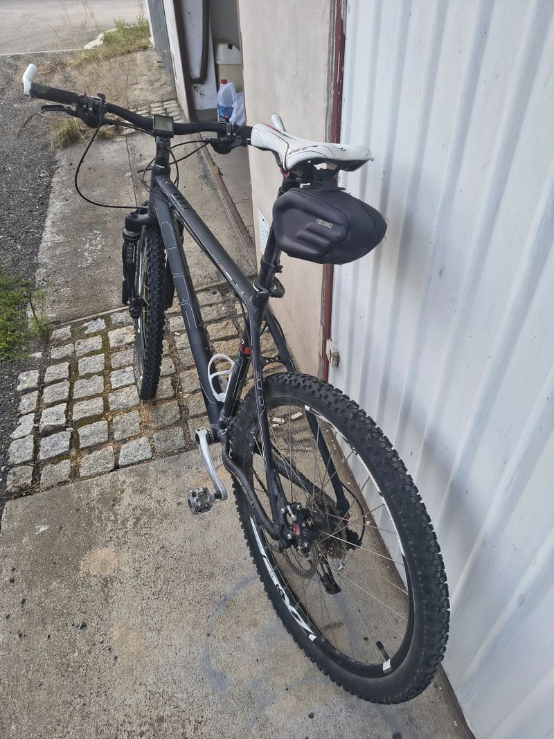 Cube LTD Pro – horské kolo 26" (na servis) 