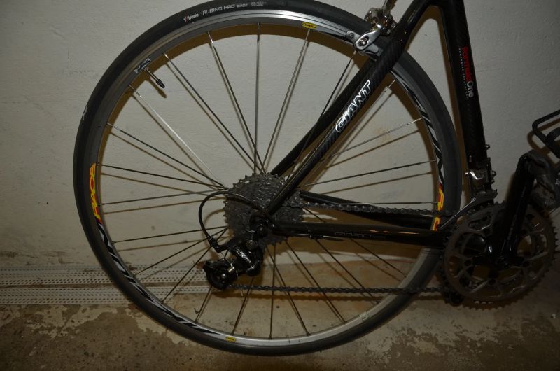 Prodám silniční kolo GIANT. K vidění ve Staré Boleslavi