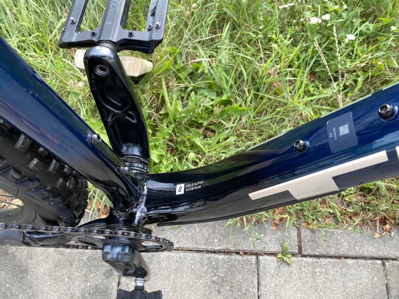 Trek Roscoe 8 velikost L barva mulsanne blue měsíc jeté v záruce