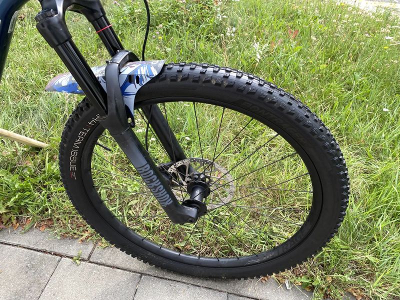 Trek Roscoe 8 velikost L barva mulsanne blue měsíc jeté v záruce