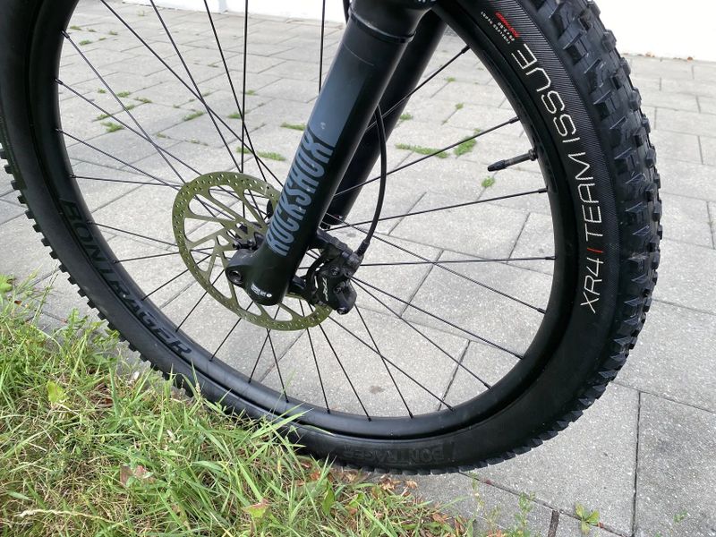 Trek Roscoe 8 velikost L barva mulsanne blue měsíc jeté v záruce