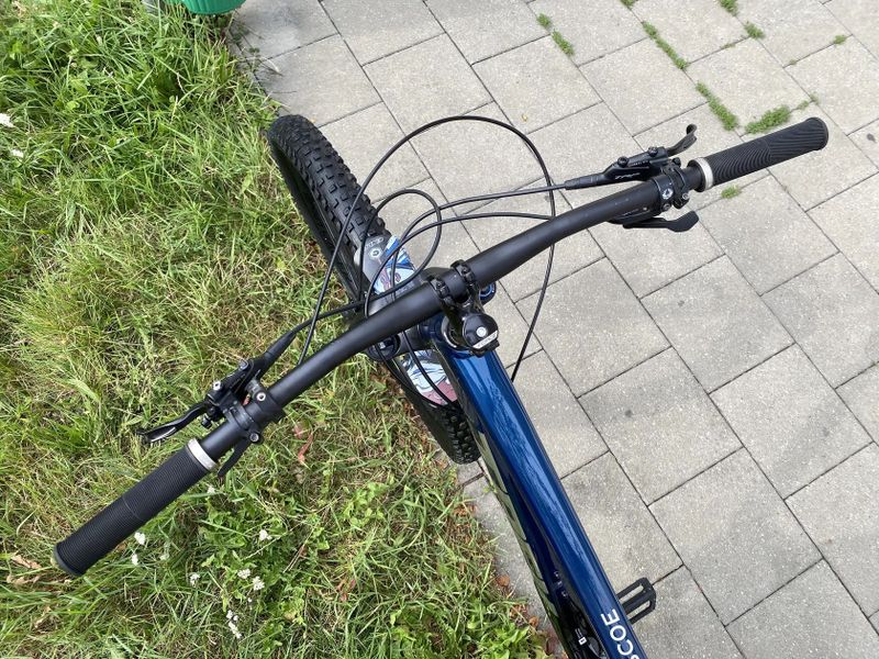 Trek Roscoe 8 velikost L barva mulsanne blue měsíc jeté v záruce