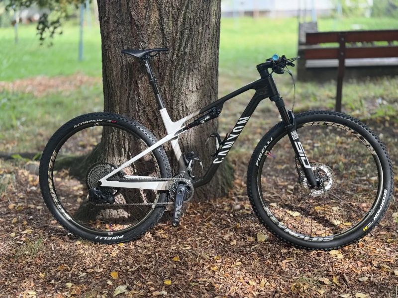 Canyon Lux World Cup AXS