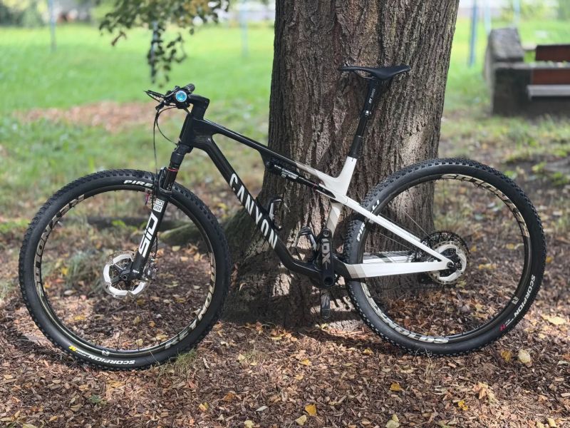 Canyon Lux World Cup AXS