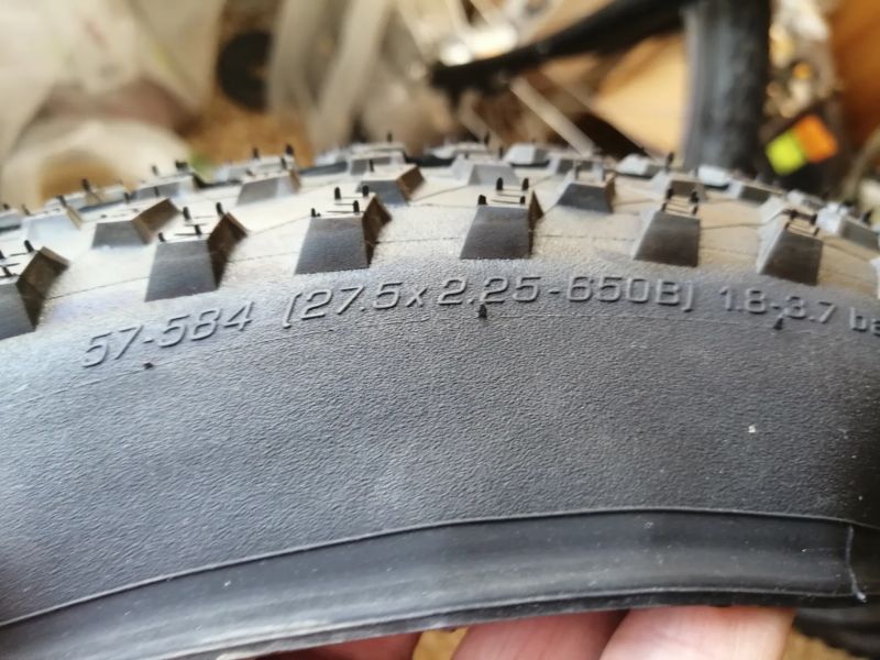 nový plášť Schwalbe Rocket Ron PerformanceAddixTL-Ready 27,5x2,25