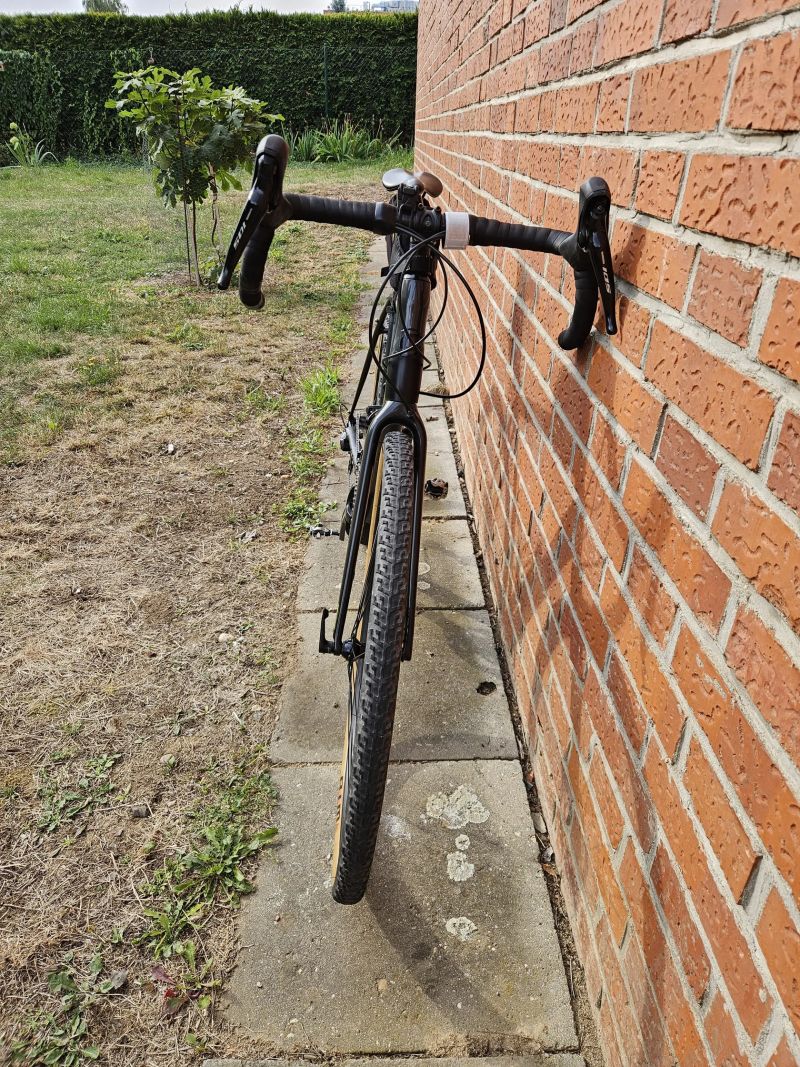 Prodam Cannondale Topstone,Shimano 105-Graphite.hite