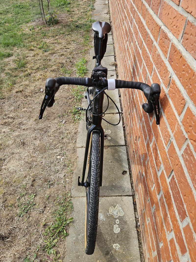 Prodam Cannondale Topstone,Shimano 105-Graphite.hite