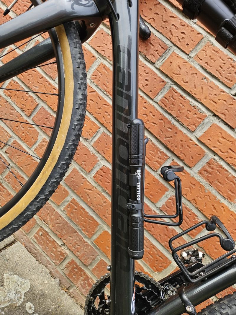 Prodam Cannondale Topstone,Shimano 105-Graphite.hite