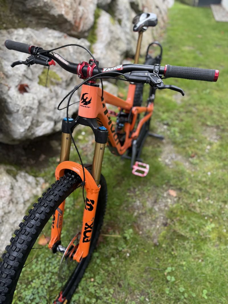 Pivot Firebird, velikost M (postava 1,73 - 1,83), oranžový, kashima, nové komponenty