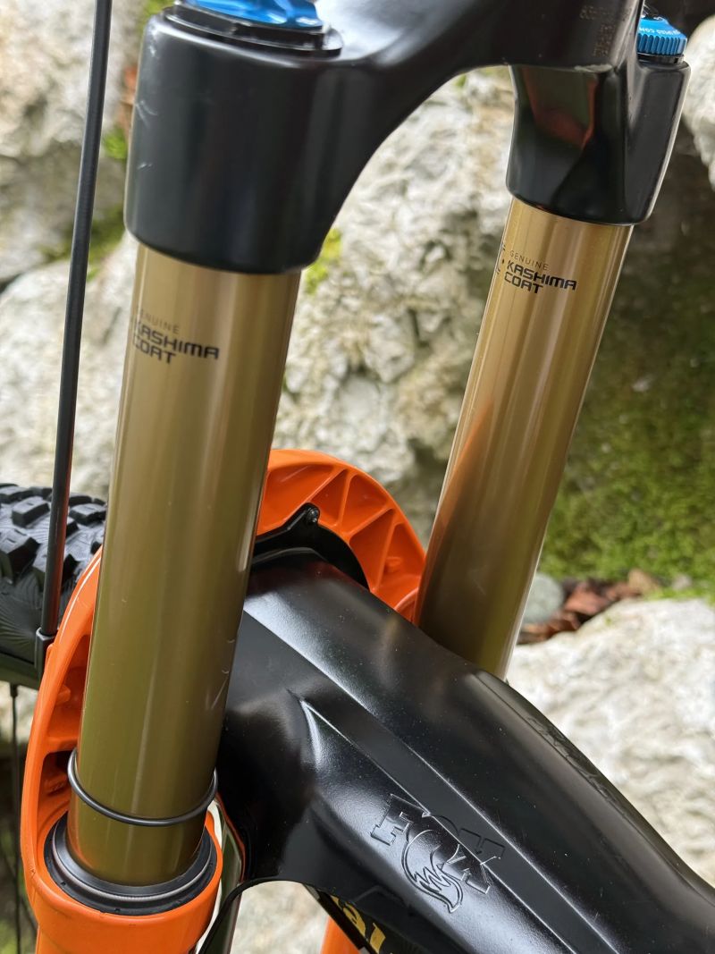 Pivot Firebird, velikost M (postava 1,73 - 1,83), oranžový, kashima, nové komponenty