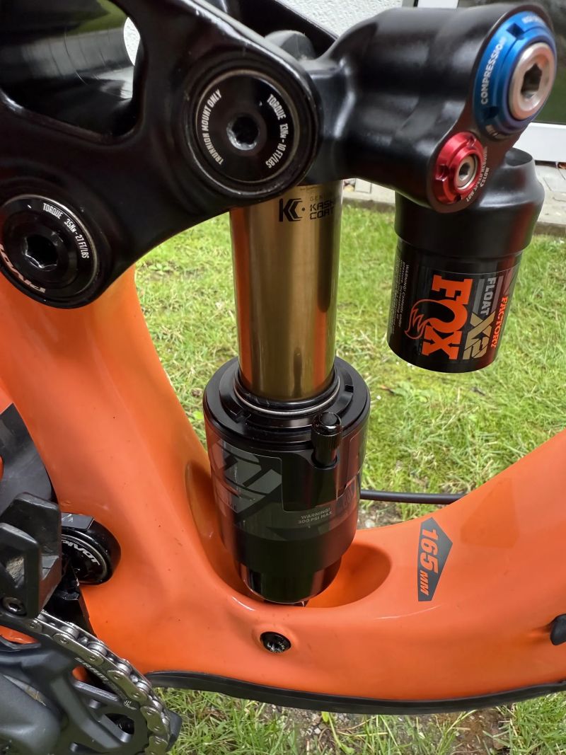 Pivot Firebird, velikost M (postava 1,73 - 1,83), oranžový, kashima, nové komponenty