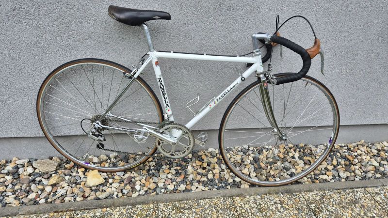 Zanella silnicni ocel retro