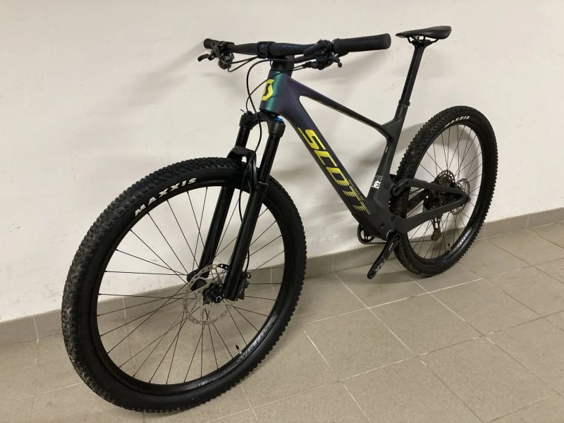 Prodám celoodpružené karbonové kolo Scott Spark RC Comp green. Modelová řada 2024. Velikost L 