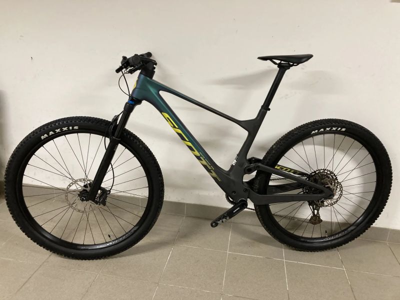 Prodám celoodpružené karbonové kolo Scott Spark RC Comp green. Modelová řada 2024. Velikost L 