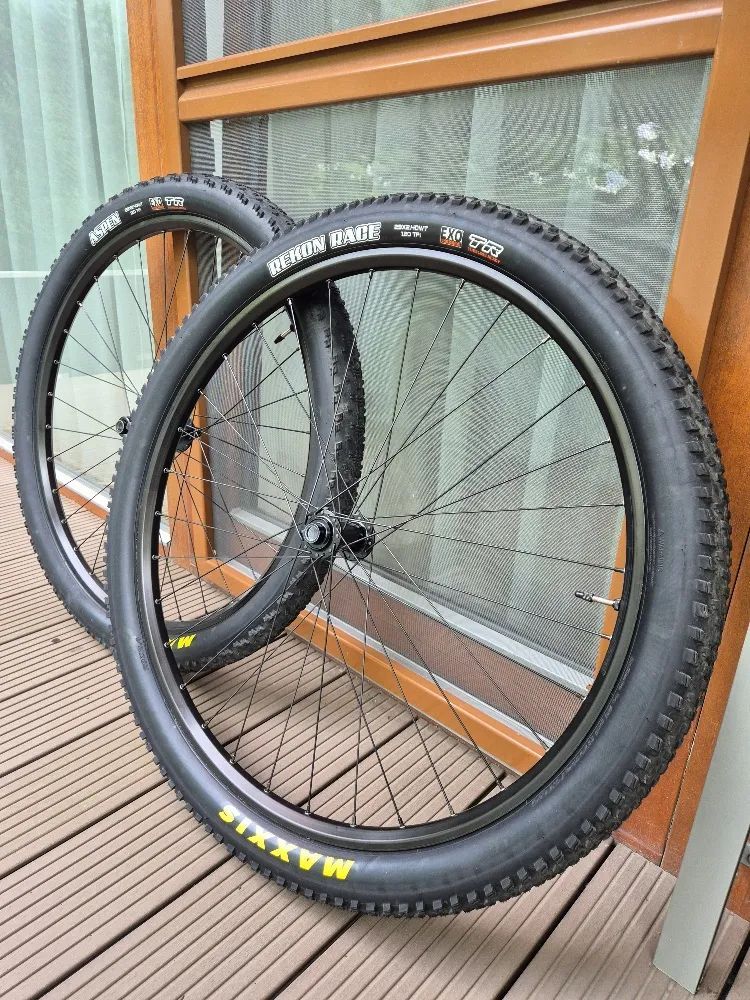 Stan’s Arch MK4 29", boost, tubeless ready + pláště Maxxis 