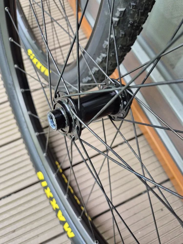 Stan’s Arch MK4 29", boost, tubeless ready + pláště Maxxis 