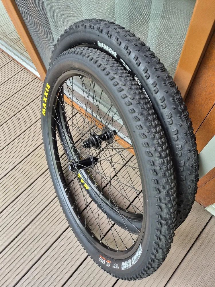 Stan’s Arch MK4 29", boost, tubeless ready + pláště Maxxis 