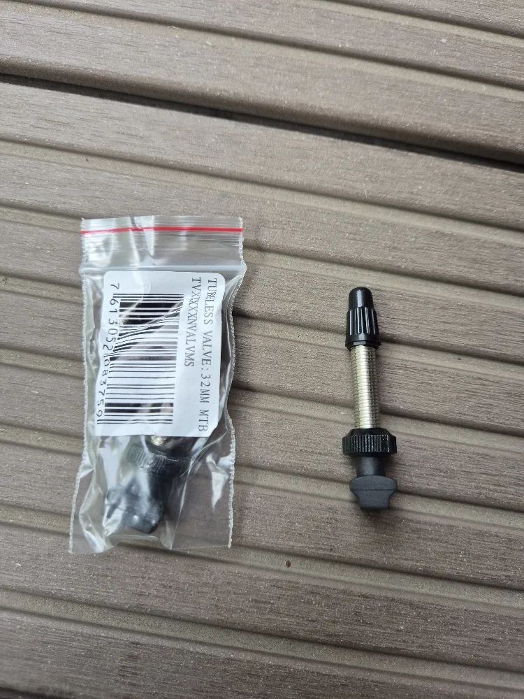 Stan’s Arch MK4 29", boost, tubeless ready + pláště Maxxis 