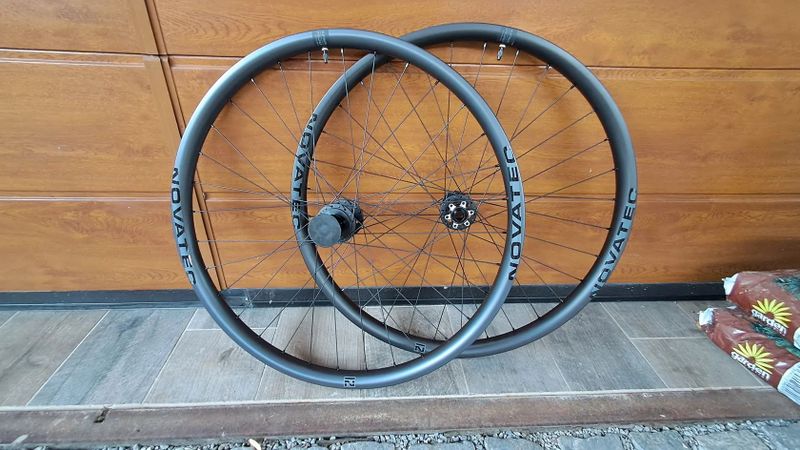karbonová sada kol NOVATEC M30 29 Micro Spline Boost