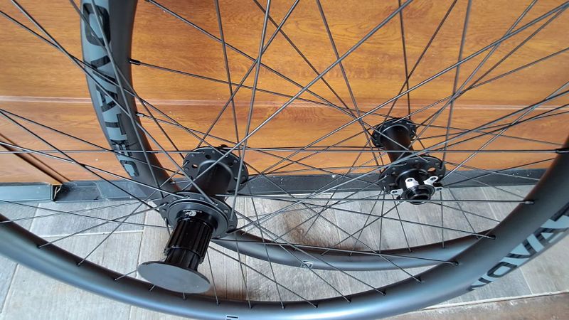 karbonová sada kol NOVATEC M30 29 Micro Spline Boost
