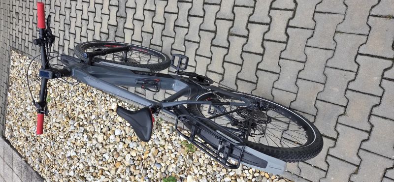 Prodám 29“ elektrokolo CUBE Reaction Hybrid Race 625 velikost XL/XXL (23“) pro výšku 185 cm a více