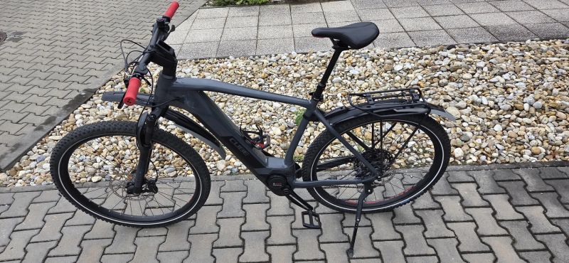 Prodám 29“ elektrokolo CUBE Reaction Hybrid Race 625 velikost XL/XXL (23“) pro výšku 185 cm a více