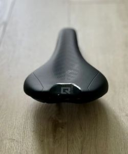 Sedlo Qayron (PC:690) MTB/GRAVEL