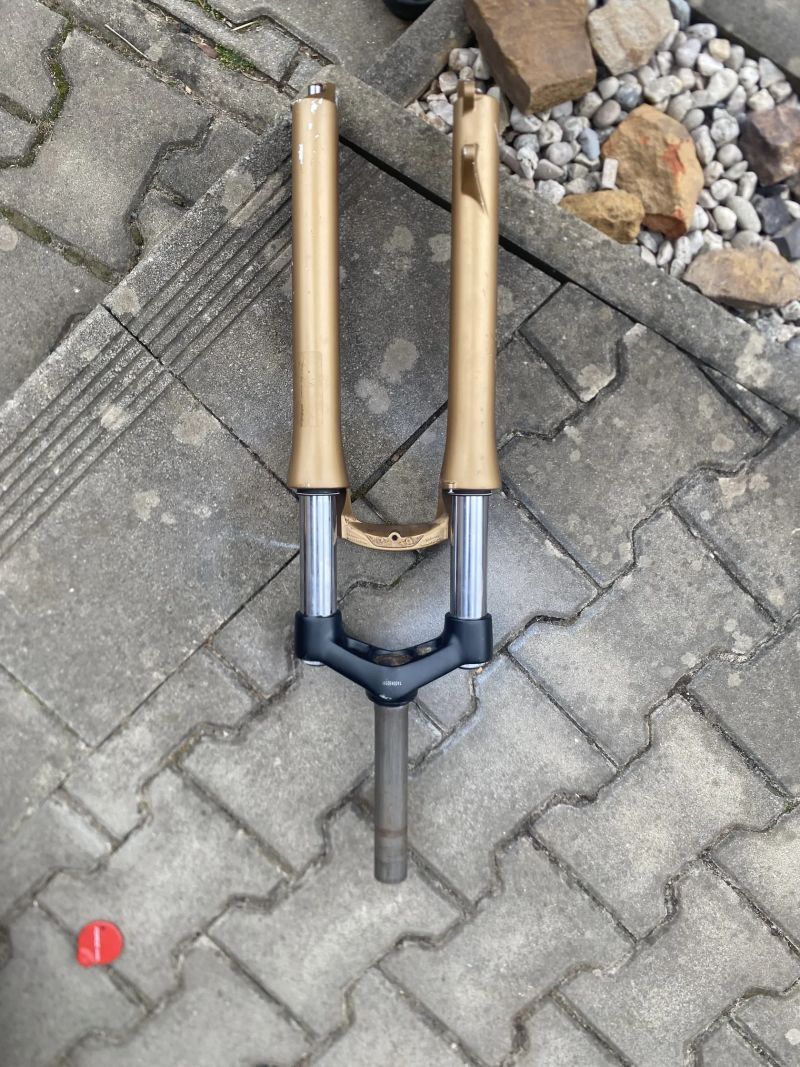 Prodám! Dirt vidlici a dirt přední kolo