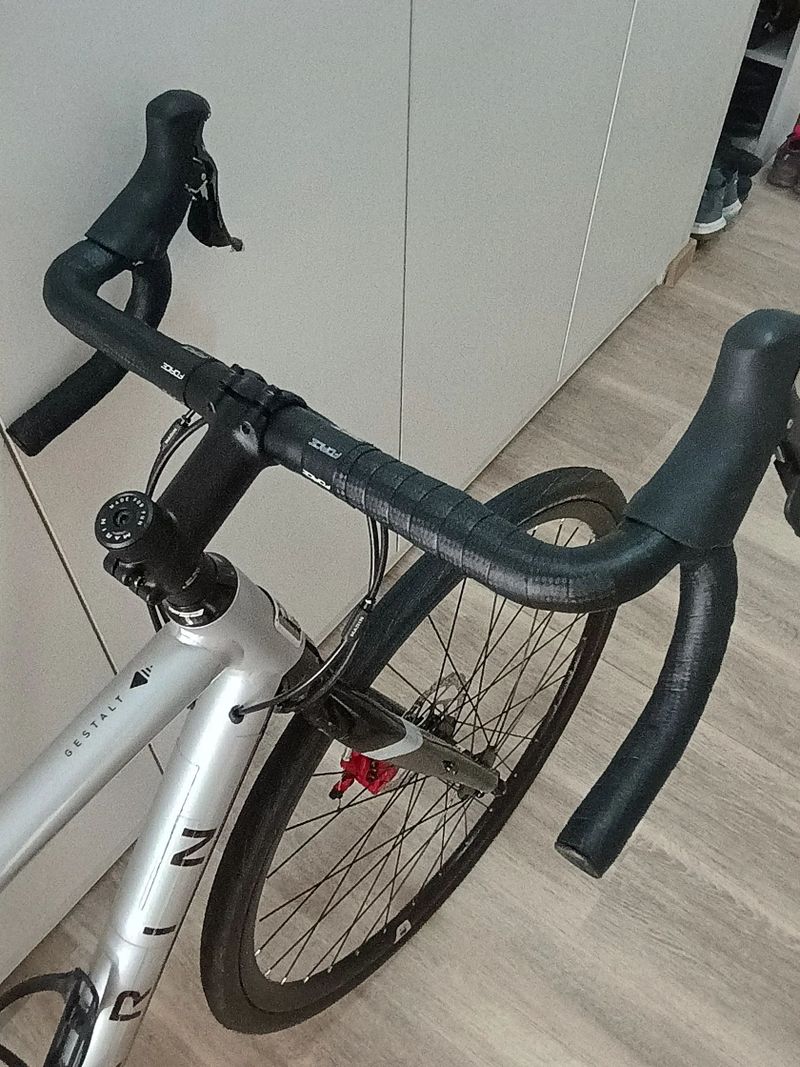 Gravel kolo Marin Gestalt - velikost M (54) + pláště