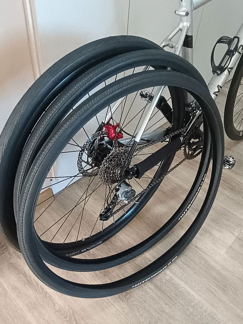 Gravel kolo Marin Gestalt - velikost M (54) + pláště