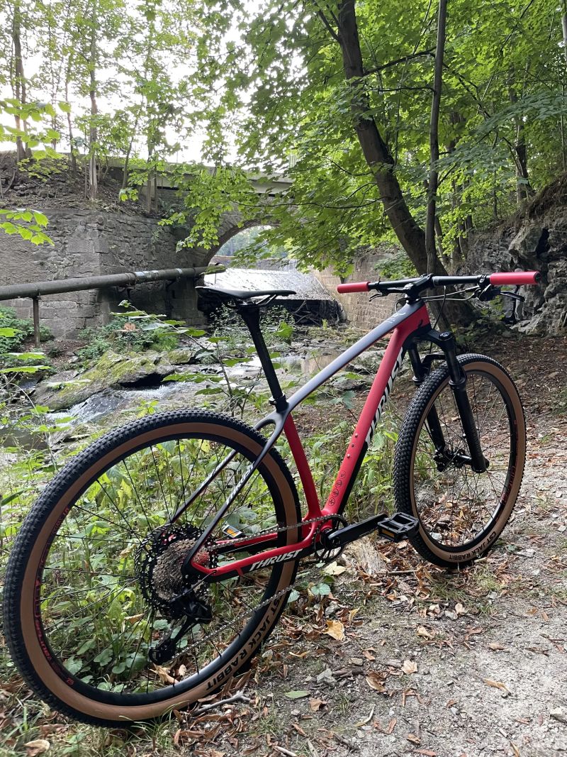 THRUST 29” carbon