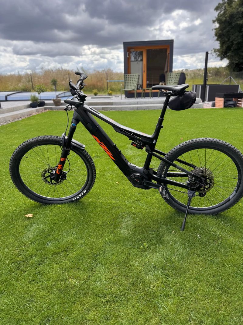 Prodám celoodpruzene kolo KTM 2025