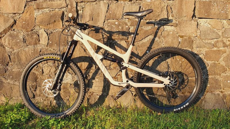 Canyon Spectral AL6 2023 - nový rám