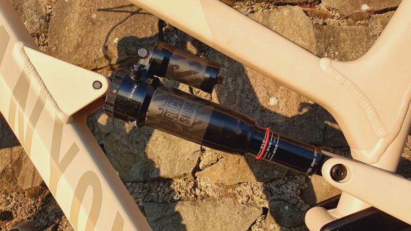 Canyon Spectral AL6 2023 - nový rám