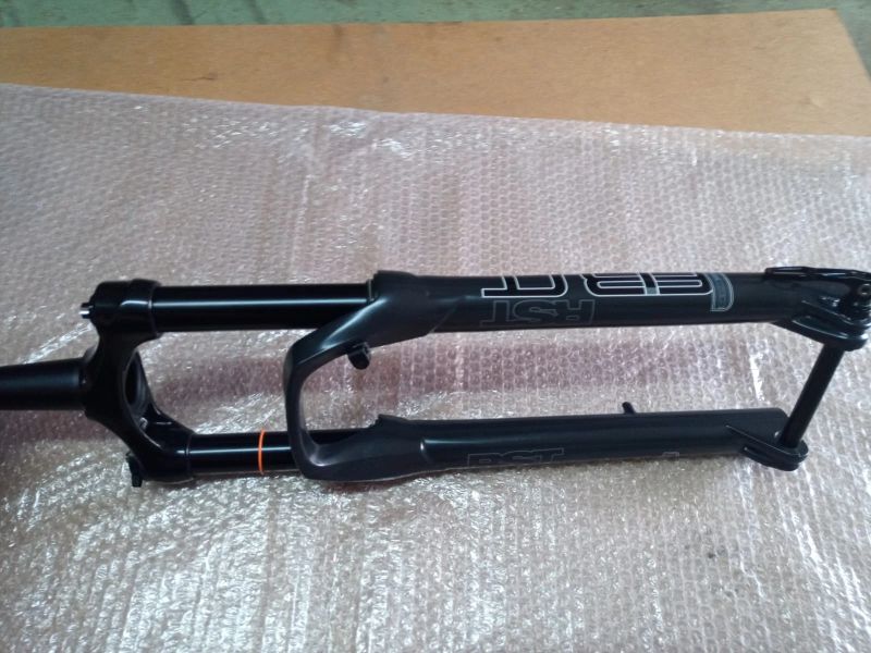 Nová vidlice RST F1RST 29" 120mm