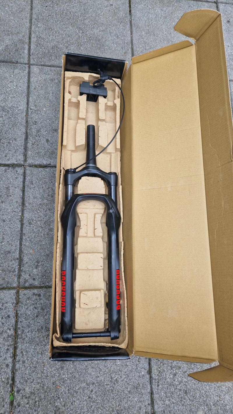 Odpružená vidlice ROCKSHOX JUDY SILVER 29“ remote 