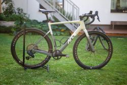 🇨🇭 Švýcarská Gravel Raketa ARC8 EERO 🚀