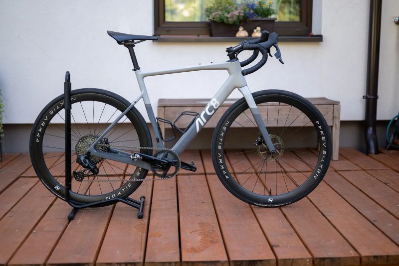 🇨🇭 Švýcarská Gravel Raketa ARC8 EERO 🚀