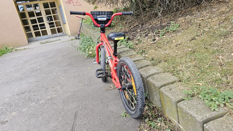 Specialized Hotrock 16