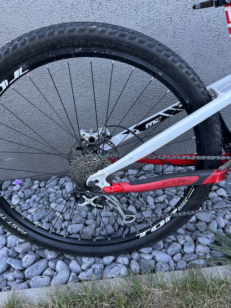 Prodám celoodpružené horské kolo Specialized Epic FSR Comp 29
