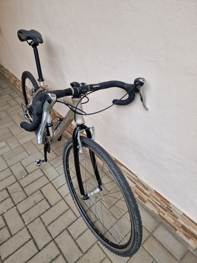 TWISTER gravel bike