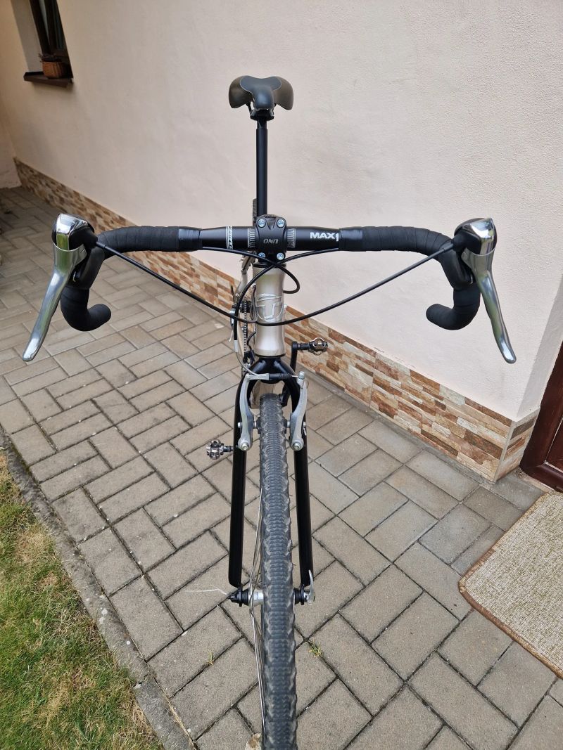 TWISTER gravel bike
