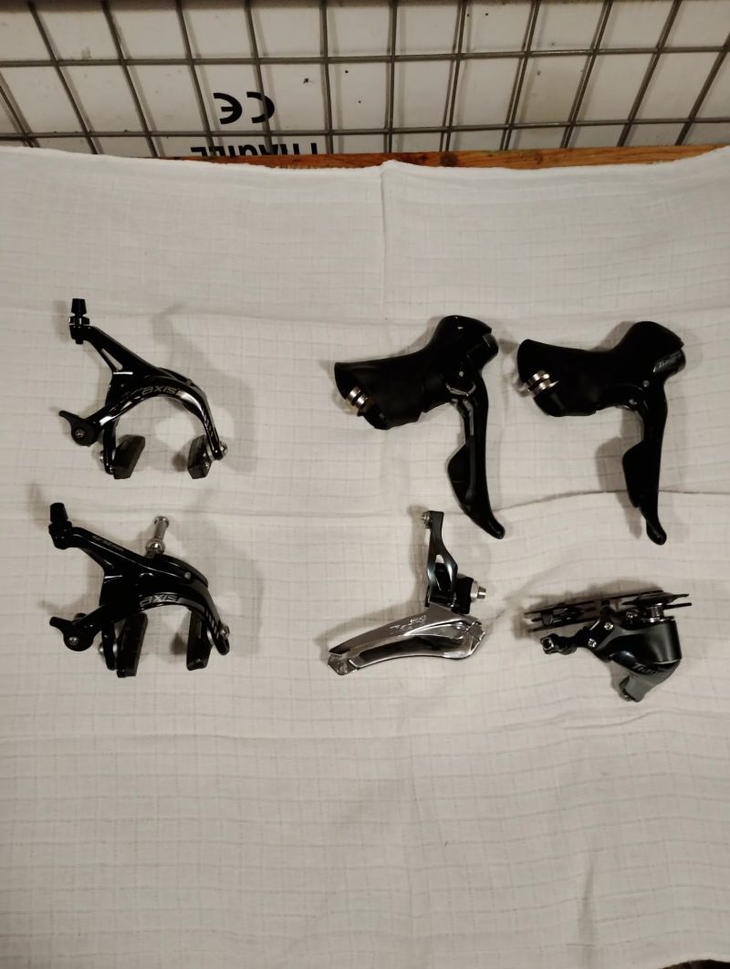 Tiagra 4700, brzdy axis