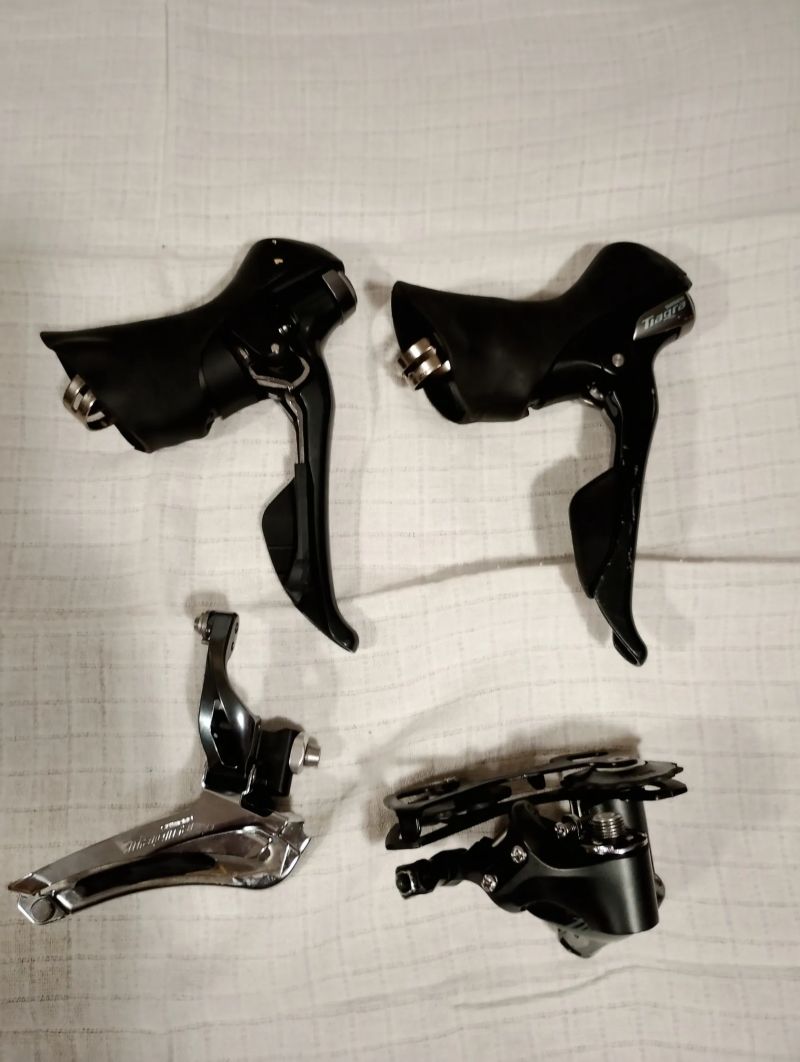 Tiagra 4700, brzdy axis