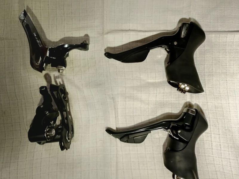 Tiagra 4700, brzdy axis